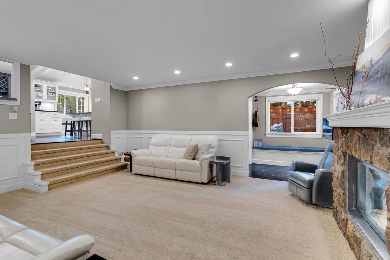 20271 49 Avenue - Photo 1