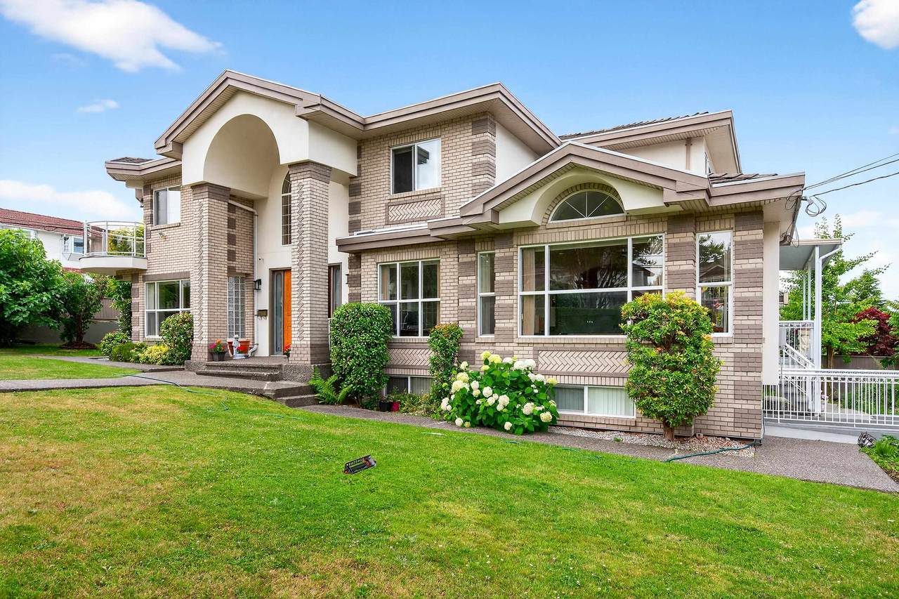 6297 Brantford Avenue - Photo 1