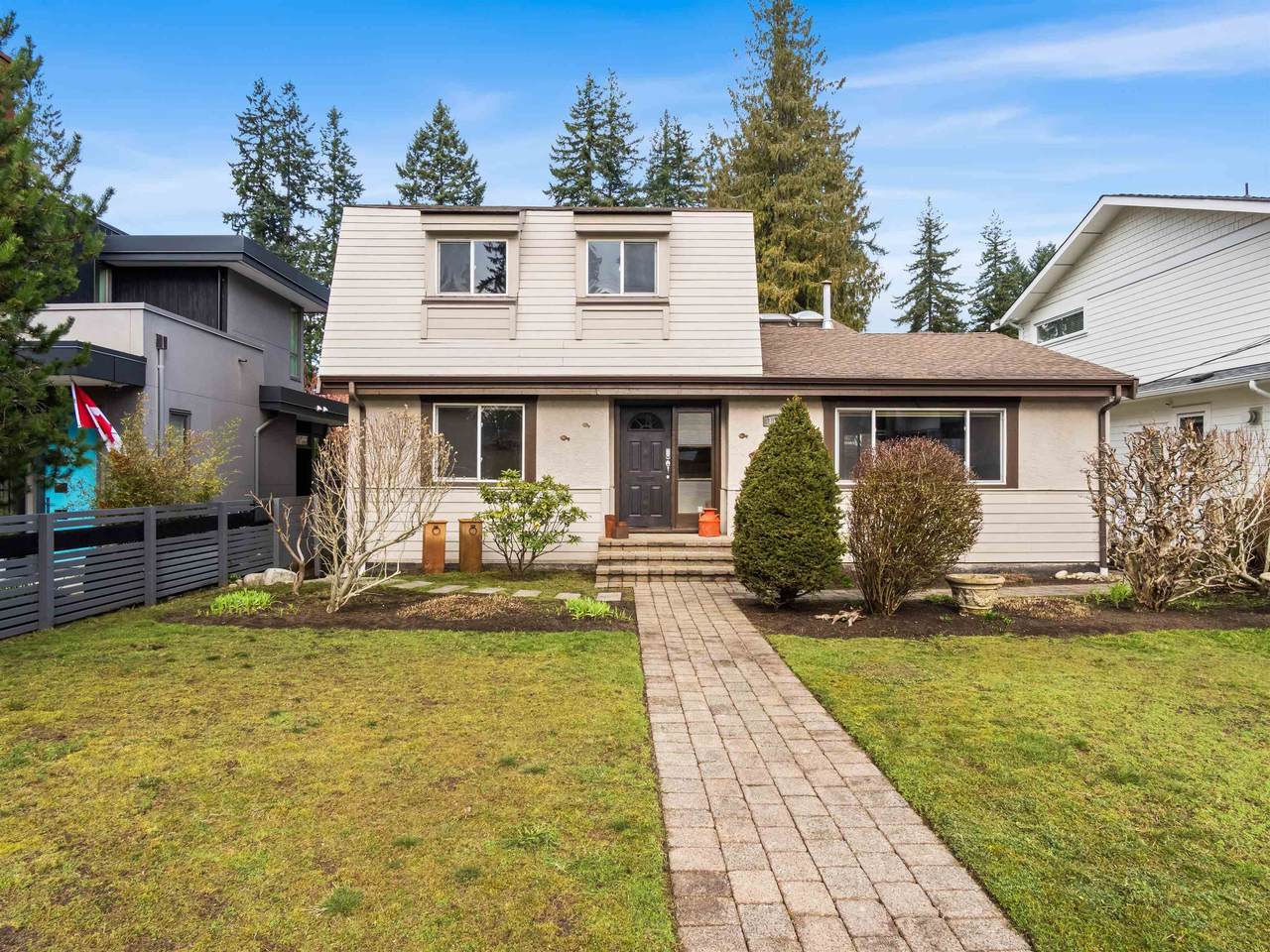 1140 20th Street - Photo 1