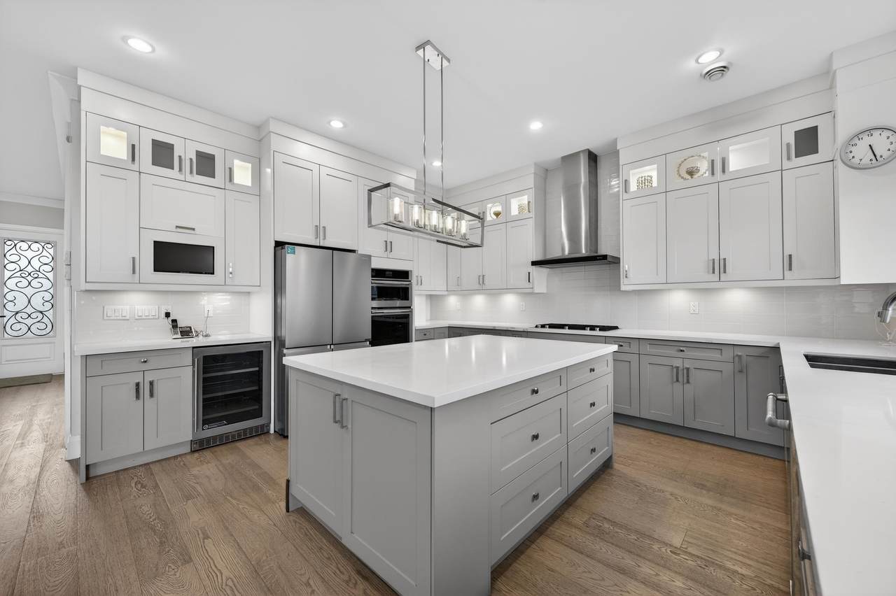 824 Chestnut Street - Photo 1