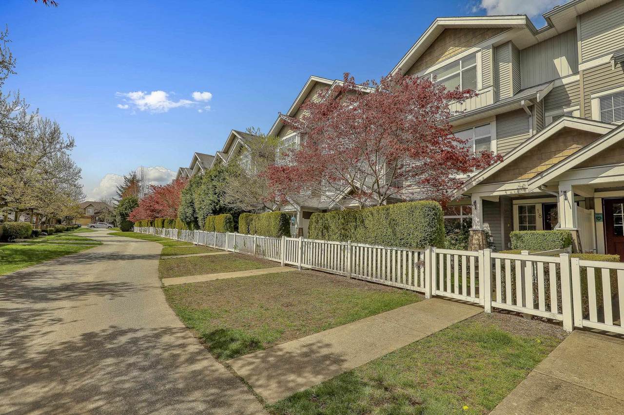 19330 69 Avenue - Photo 1