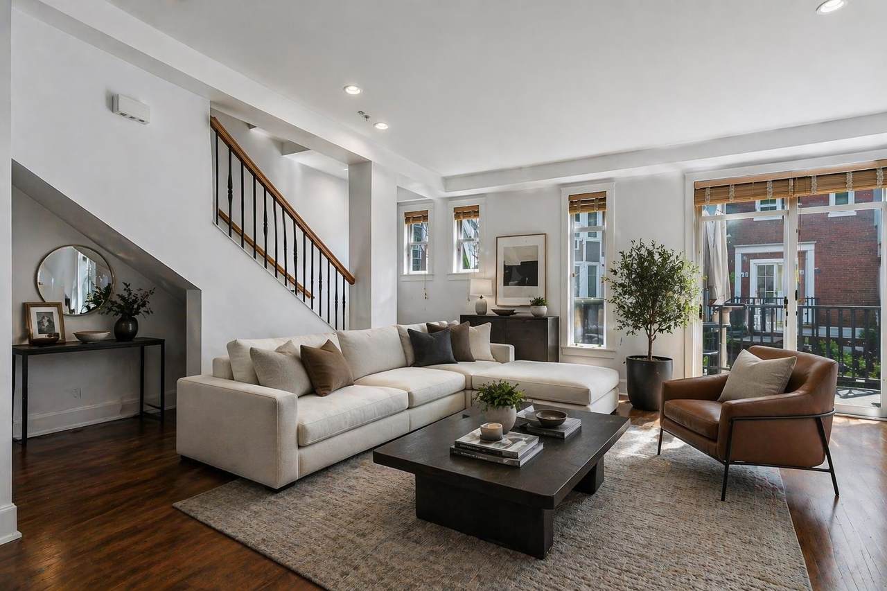 20738 84 Avenue - Photo 1