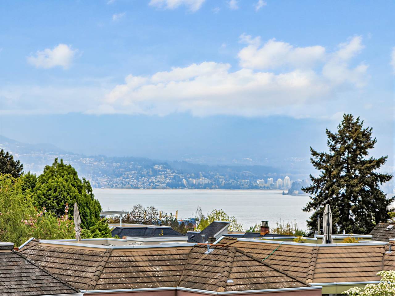 4555 9th Avenue - Photo 1