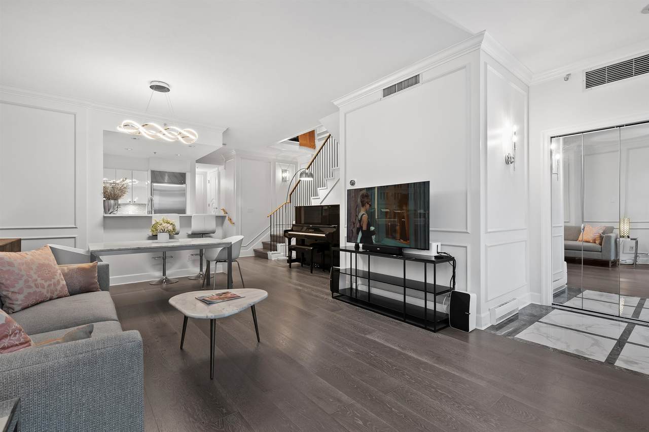 493 Broughton Street - Photo 1