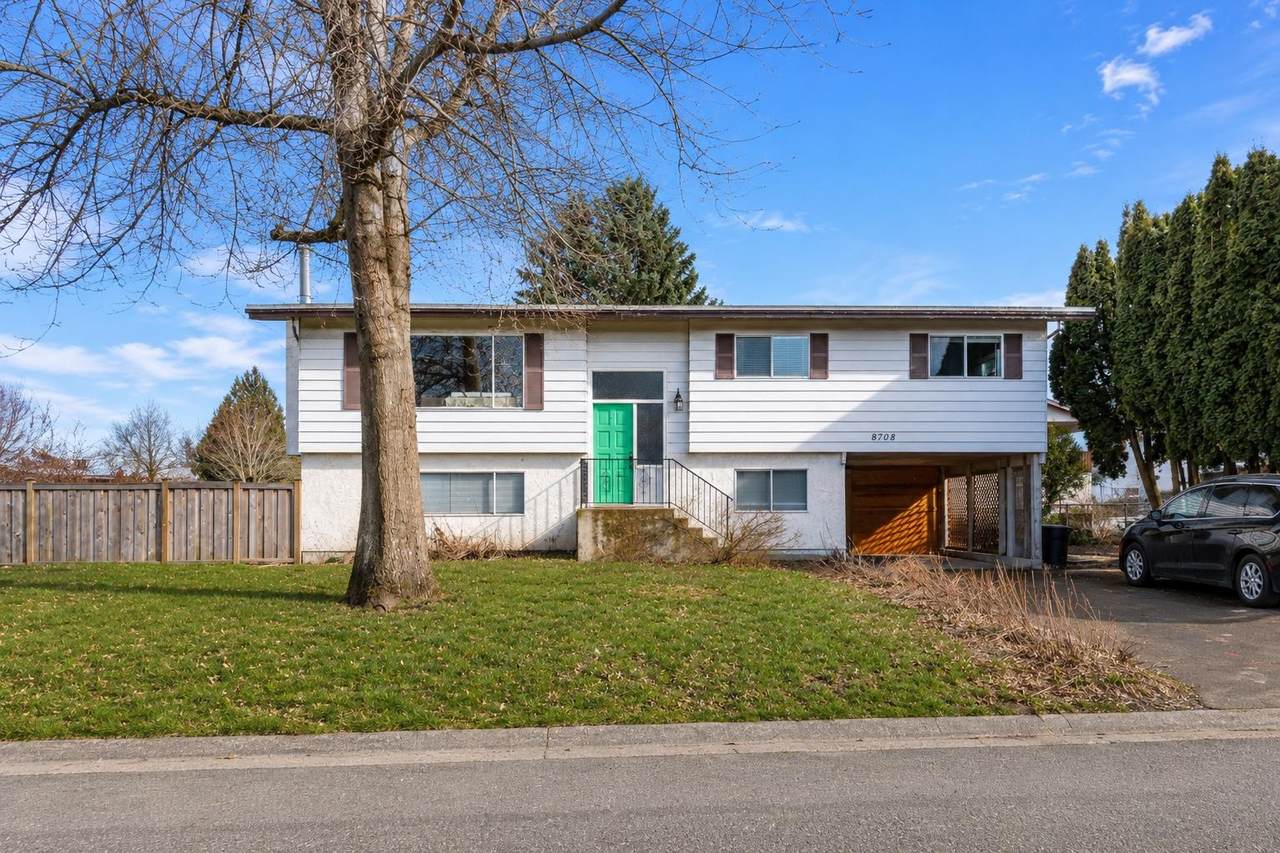 8708 Cornwall Crescent - Photo 1