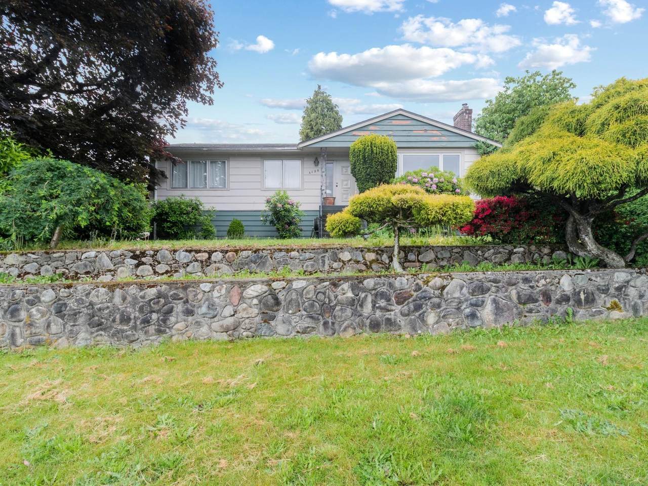 4156 Castlewood Crescent - Photo 1