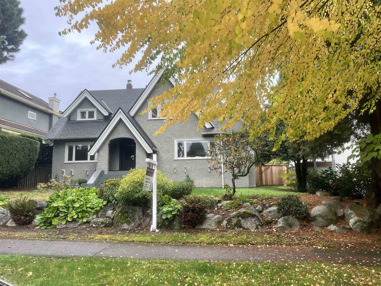 5870 Cartier Street - Photo 1