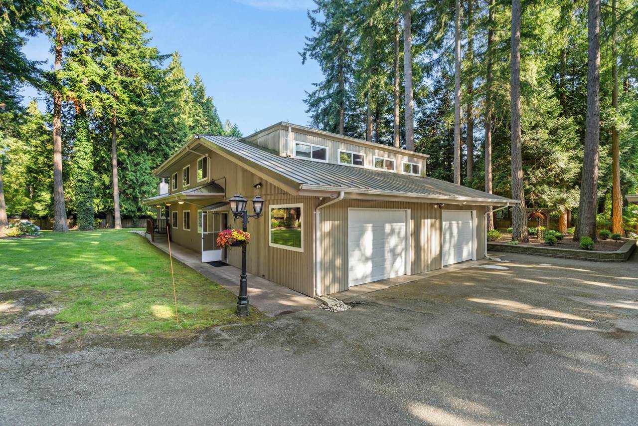 13514 20 Avenue - Photo 1