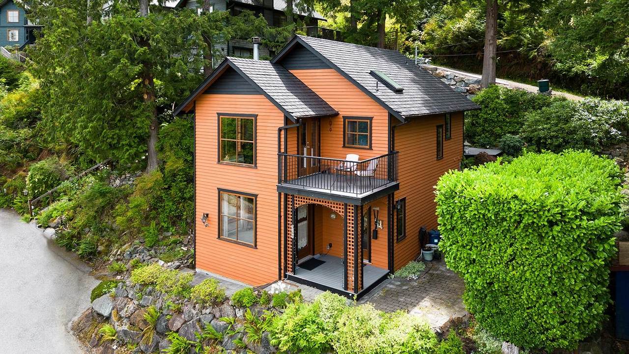 571 Roocroft Lane - Photo 1