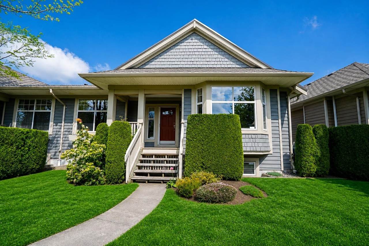 15425 Rosemary Heights Crescent - Photo 1