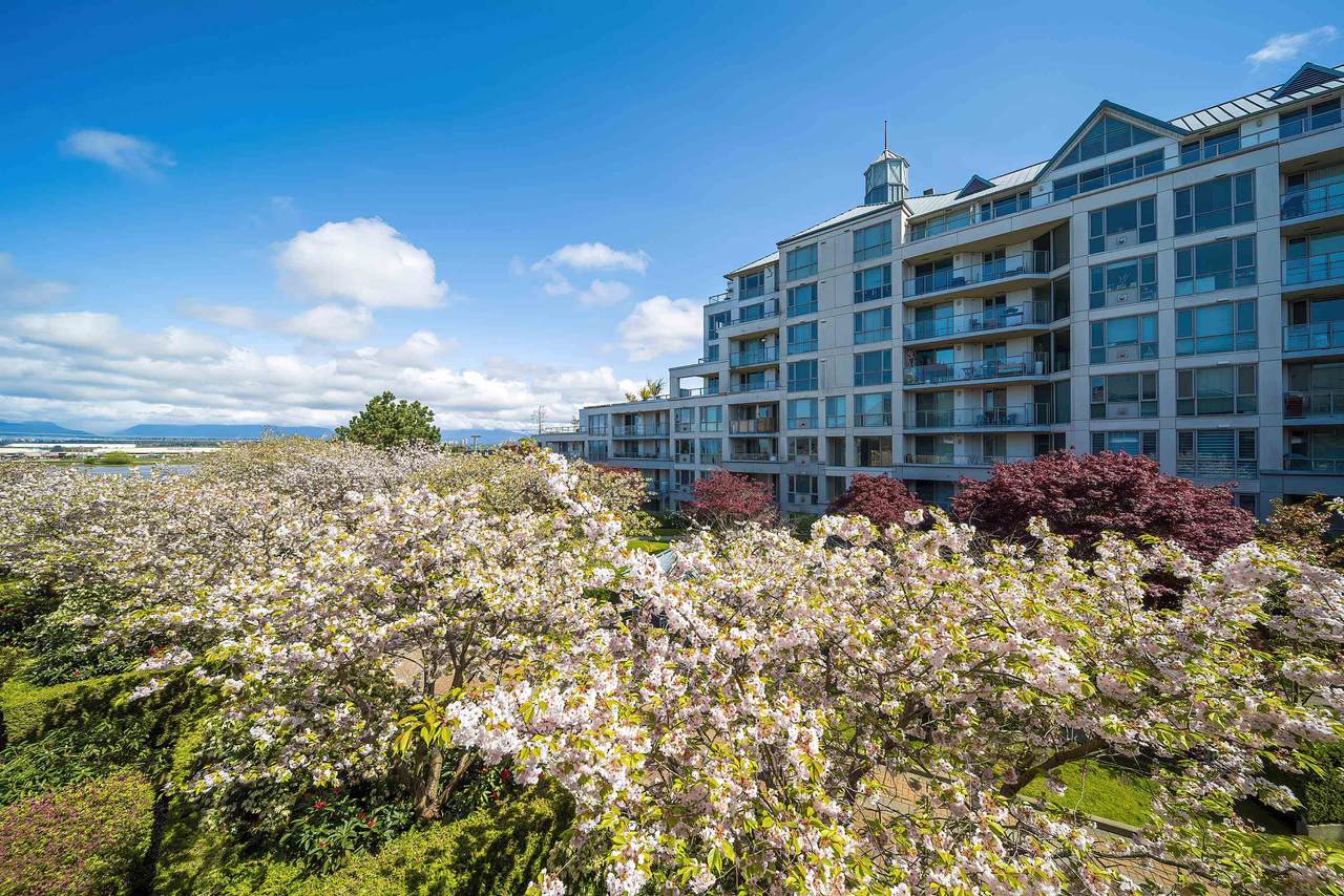 5860 Dover Crescent - Photo 1