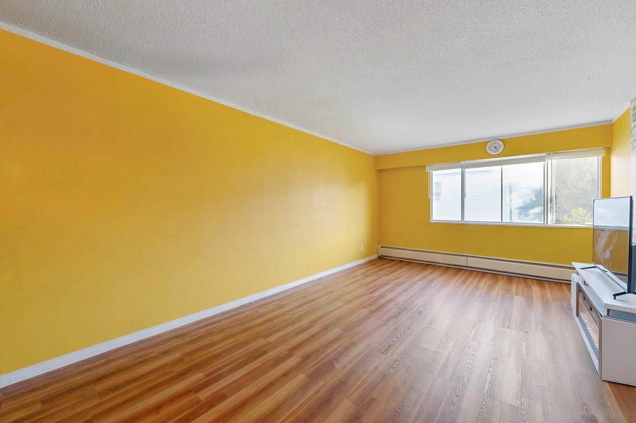 11806 88 Avenue - Photo 1
