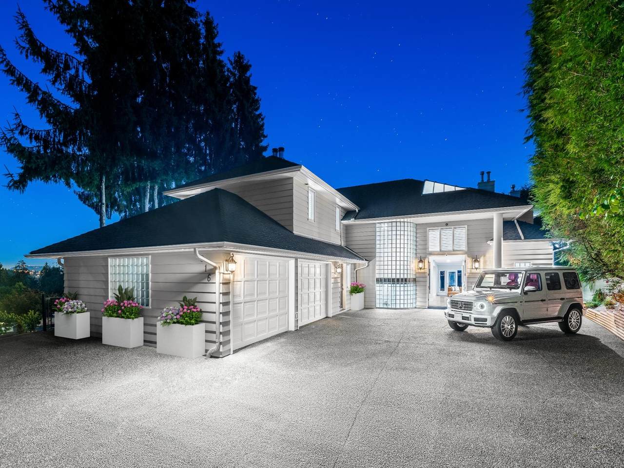 816 Anderson Crescent - Photo 1