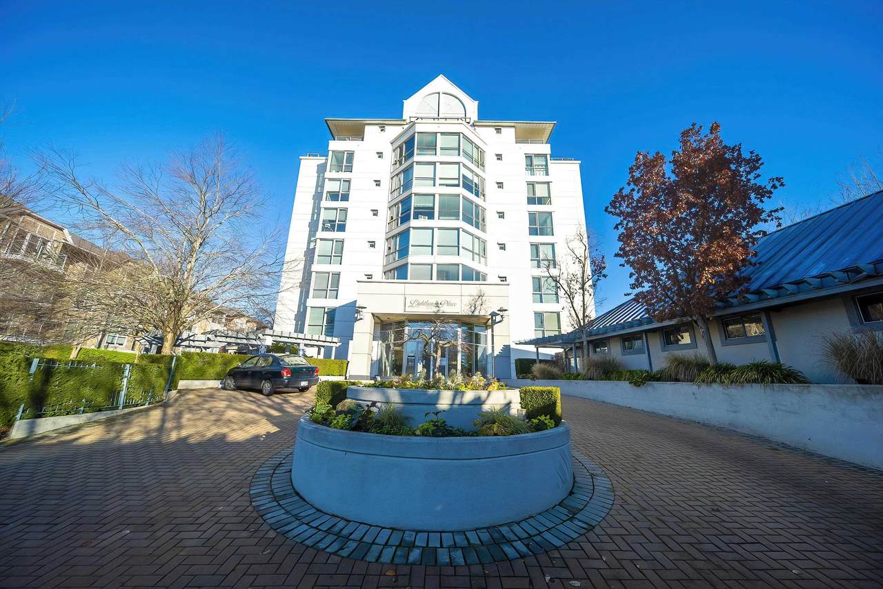 5860 Dover Crescent - Photo 1