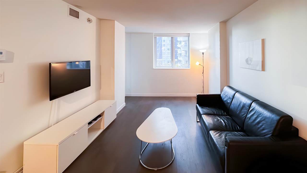 1009 Harwood Street - Photo 1