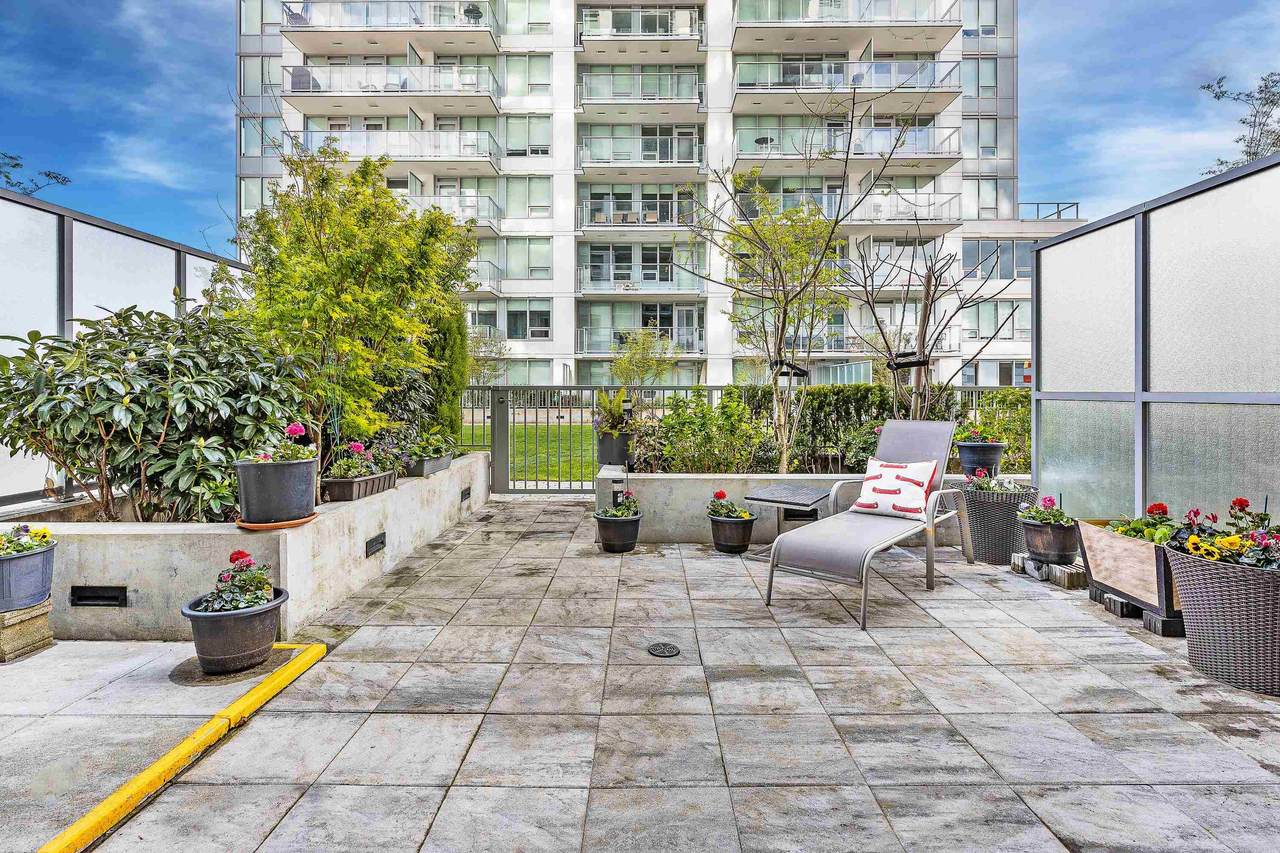 908 Quayside Drive - Photo 1