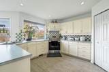 5571 Forsyth Crescent - Photo 4