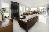 2010 Queens Avenue - Photo 4