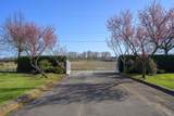 2150 56 Street - Photo 3