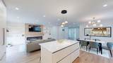 916 Montroyal Boulevard - Photo 3