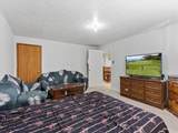 2086 Sherwood Crescent - Photo 17