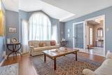 1859 Walnut Crescent - Photo 4