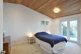 8429 Redrooffs Road - Photo 16