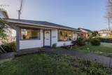 1038 Walls Avenue - Photo 2