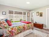 1024 Celia Crescent - Photo 17