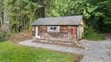 6129 Sechelt Inlet Road - Photo 40