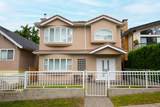 827 32nd Avenue - Photo 3