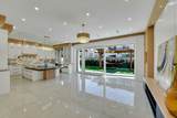 10660 Roselea Crescent - Photo 9