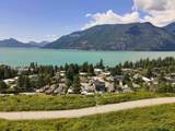 819 Britannia Way - Photo 1