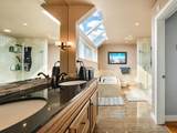 1246 Oxford Street - Photo 28