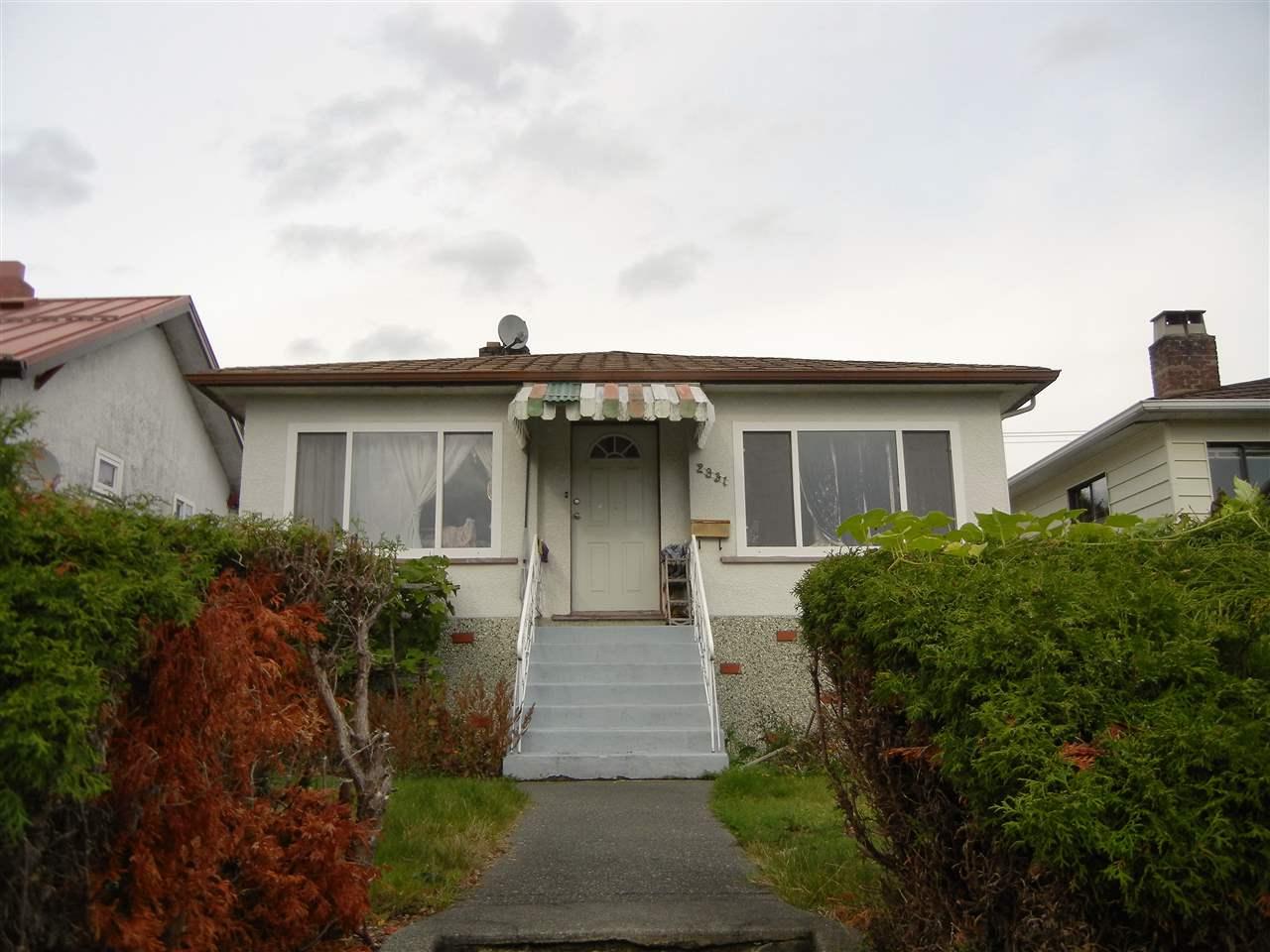 2831 Broadway - Photo 1