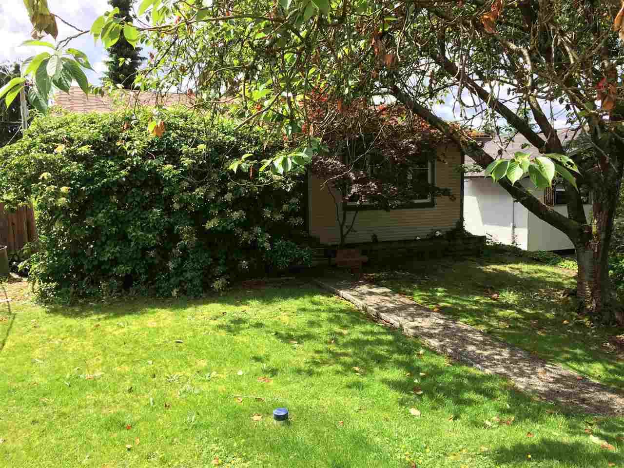 495 Queens Road - Photo 1
