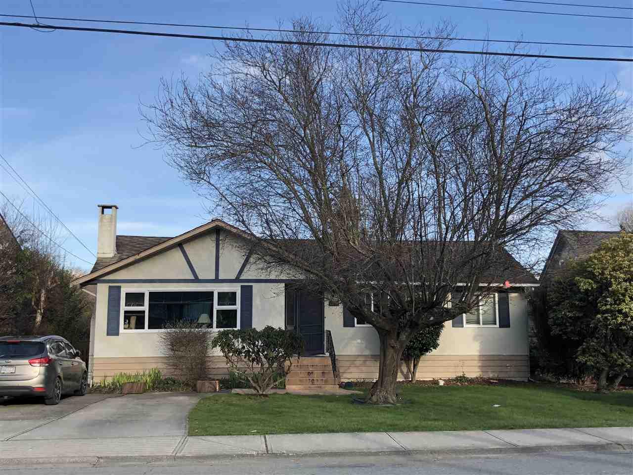 4458 52A Street - Photo 1