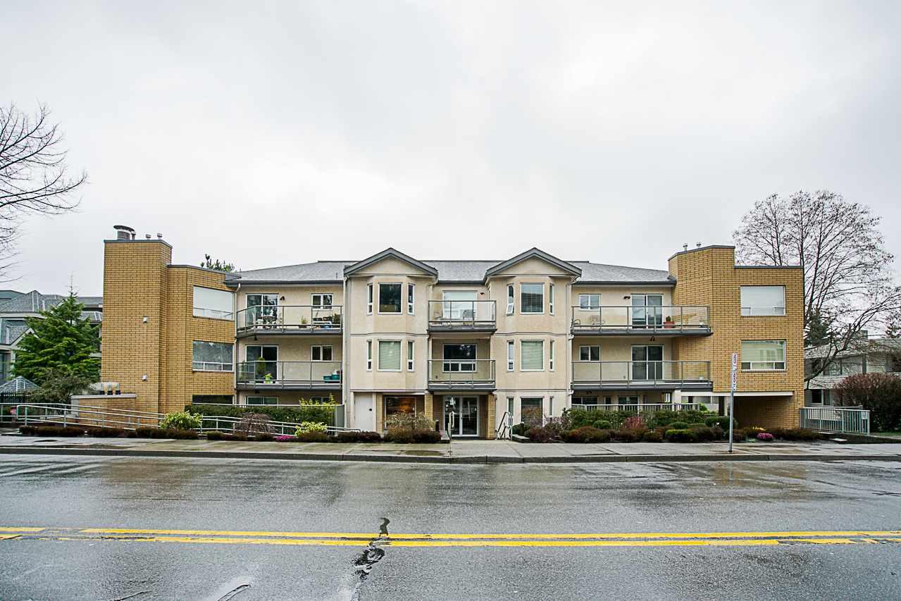 15255 18 Avenue - Photo 1