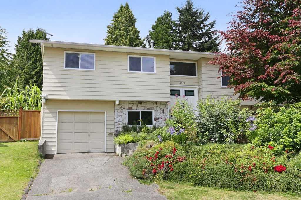 1917 Iris Place - Photo 1