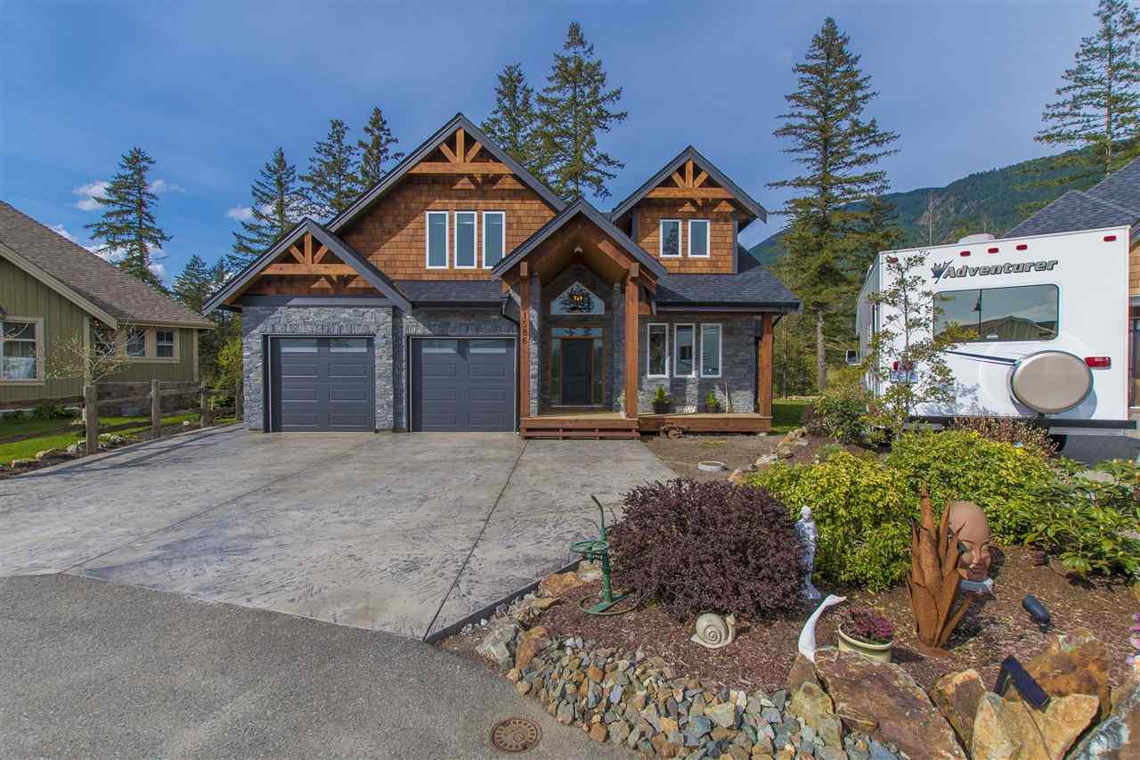 1586 Woodside Place - Photo 1