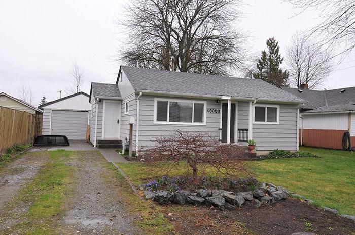 46053 Robertson Avenue - Photo 1