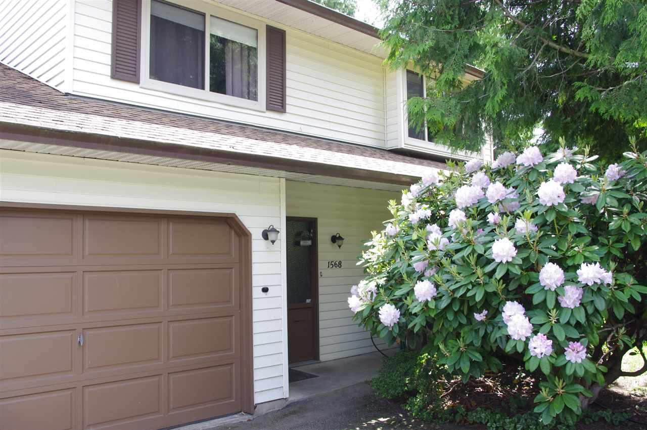 1568 161 Street - Photo 1