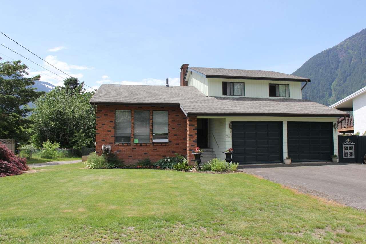 220 4TH Avenue - Photo 1