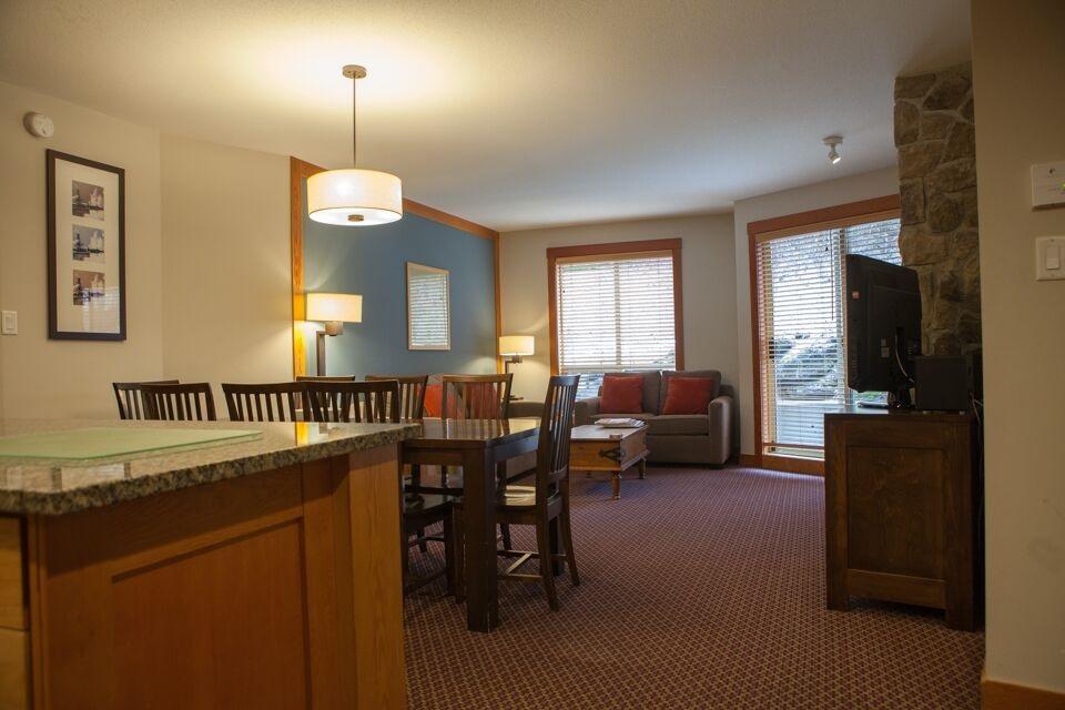 2036 London Lane - Photo 1