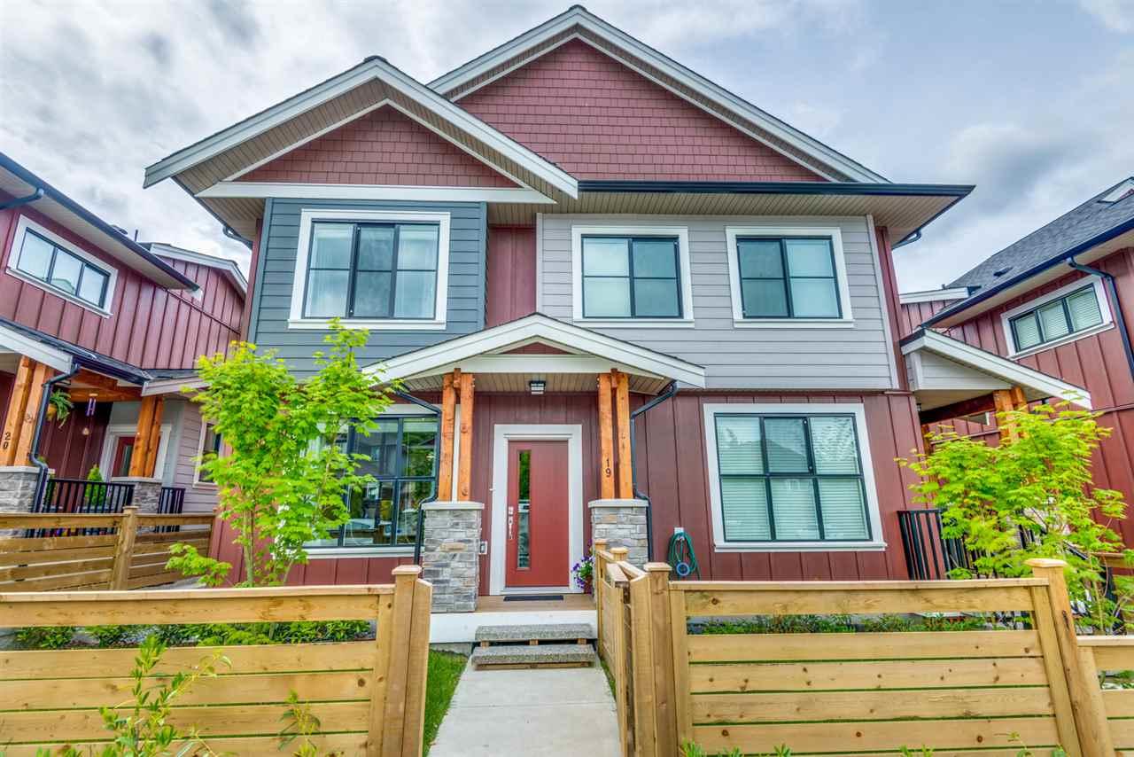 13260 236 Street - Photo 1