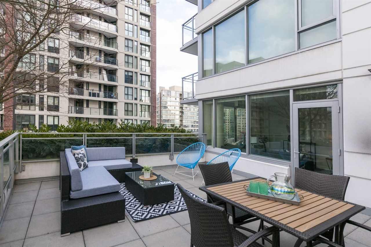 1009 Harwood Street - Photo 1