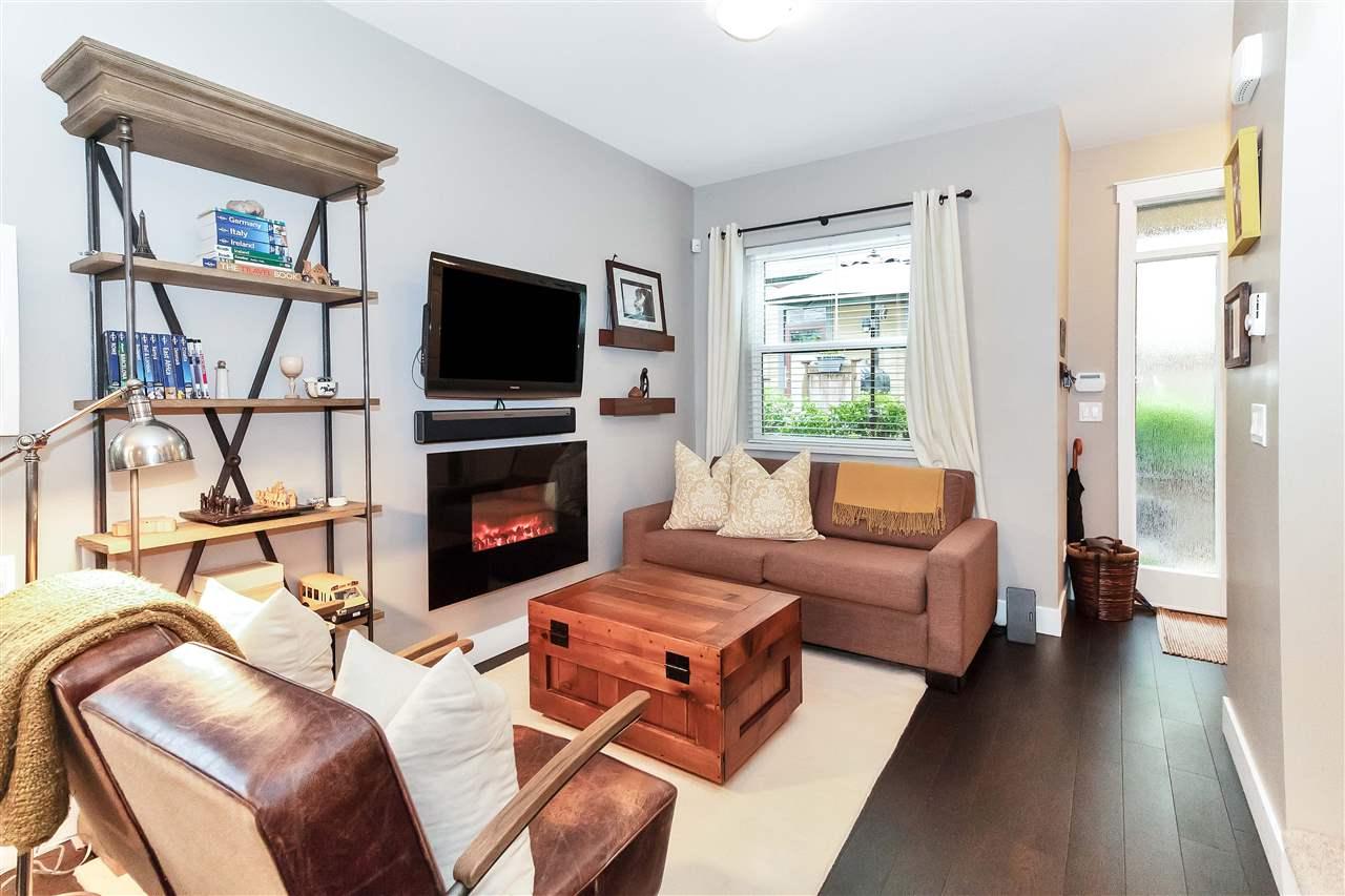 1833 Charles Street - Photo 1