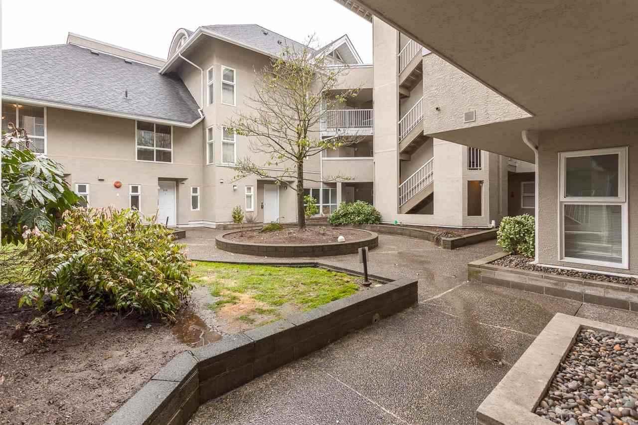 1570 Prairie Avenue - Photo 1