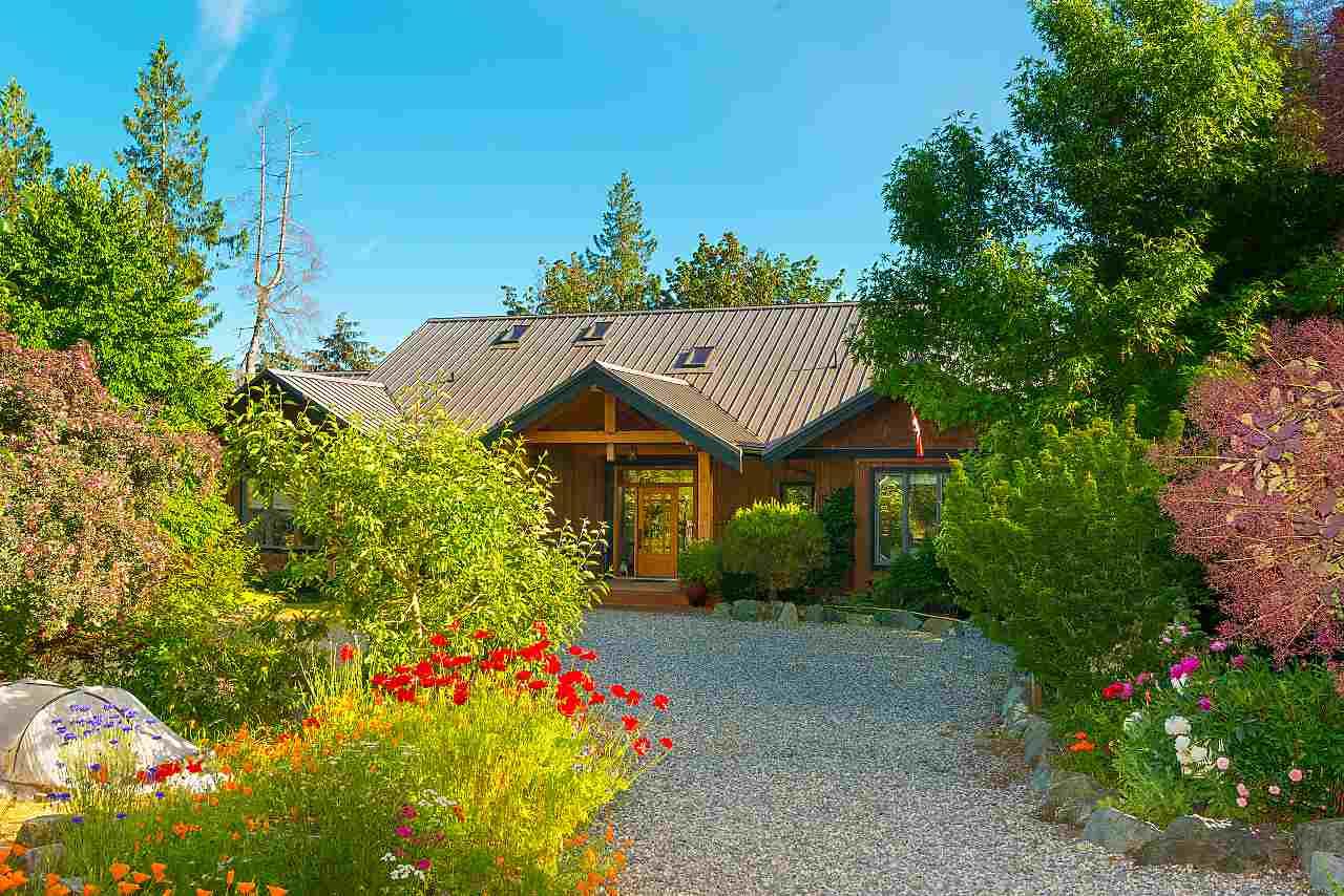 925 Arbutus Bay Lane - Photo 1