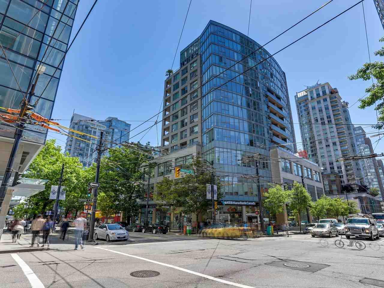 822 Seymour Street - Photo 1